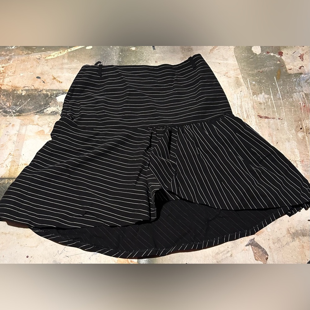 Alexander McQueen black/white pinstripe mini skirt size 38